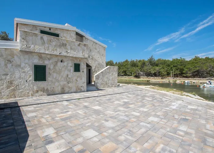 Sana By Interhome Vir