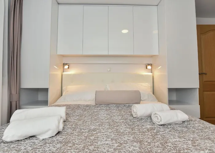 Sana By Interhome Vikendica Vir