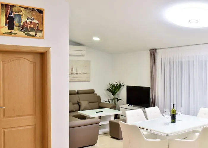 Sana By Interhome Vir