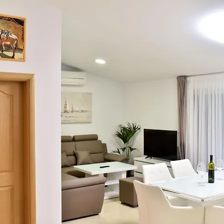 Sana By Interhome Vir