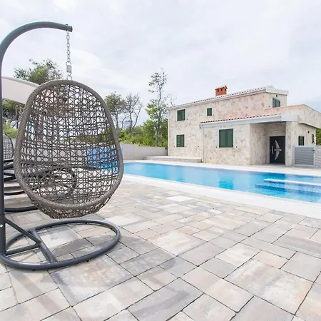 Sana By Interhome * Vir